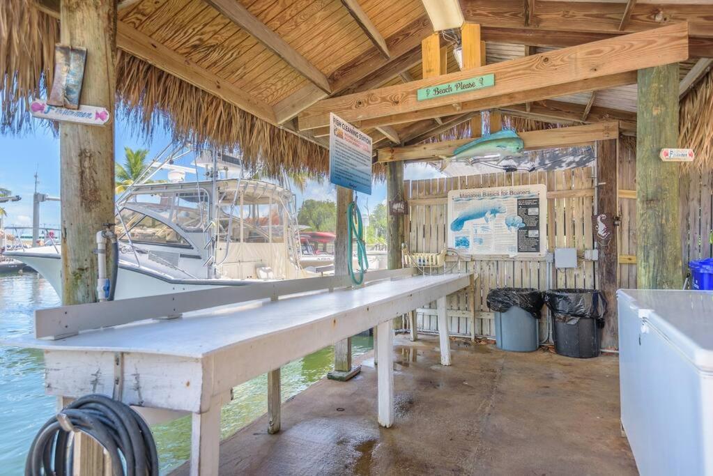 키웨스트 Aruba - Downtown Waterfront 2X2 Dock & Pool Pet-Friendly 빌라 외부 사진